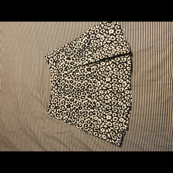 Express Leopard Print Skirt - Picture 1 of 1